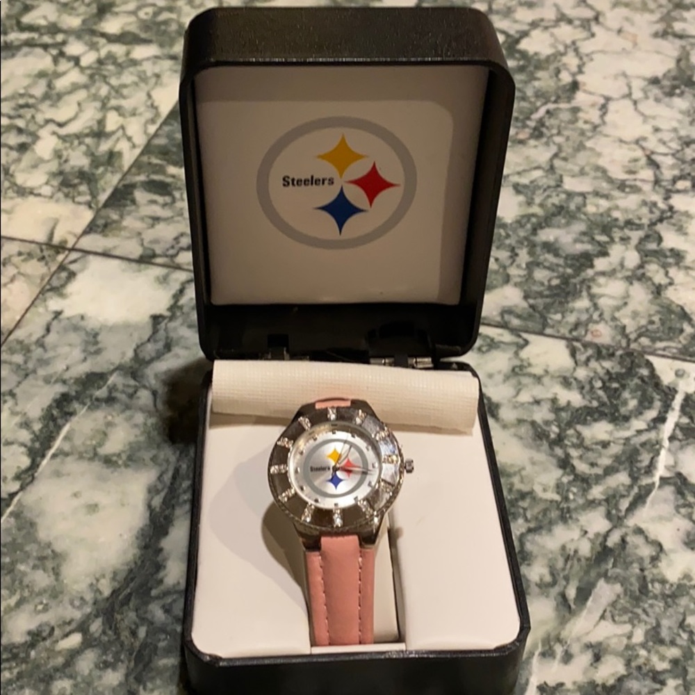 Woman  Steelers watch